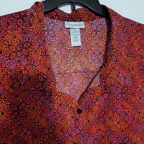 A Catherines Women's Plus Sized Blouse Red Paisley Office Siren Sharkbite Hem 5X - Picture 9 of 13
